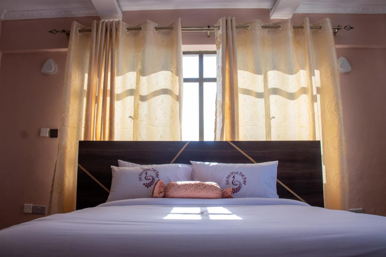 Good Putt Hotel Накуру Экстерьер фото